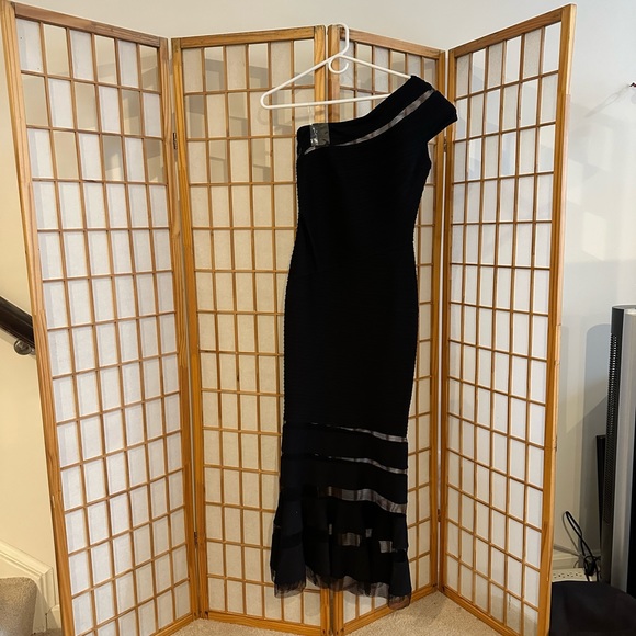 Stunning Tadashi Shoji one shoulder mermaid  evening gown XS - Picture 2 of 6